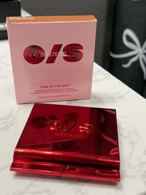 ONE/SIZE Turn Up The Base Powder Compact — Red